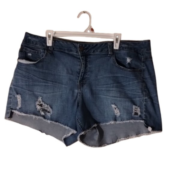 Lane Bryant Pants - Lane Bryant Women's Girlfriend Short Distressed Denim Shorts Size 18